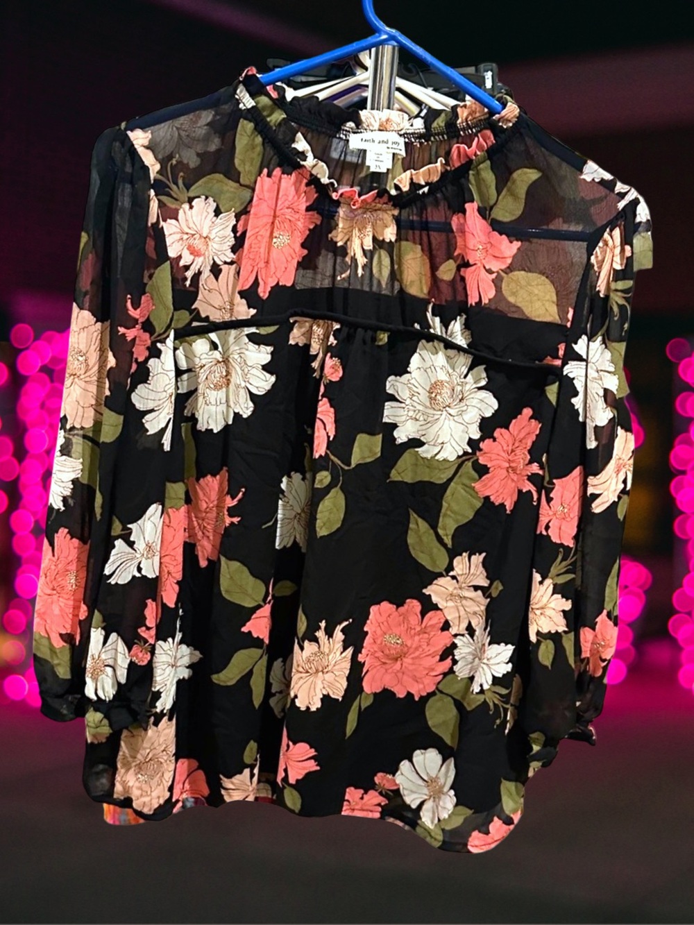 Faith and Joy Women’s plus-size Black & Pink Floral Turtleneck Blouse💜💜3X
